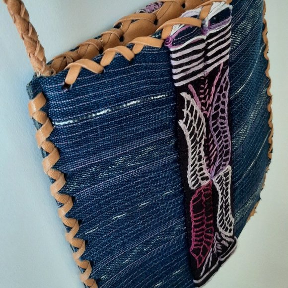 Altiplano Corte Shoulder Pouch with Leather Braid - Picture 7 of 7